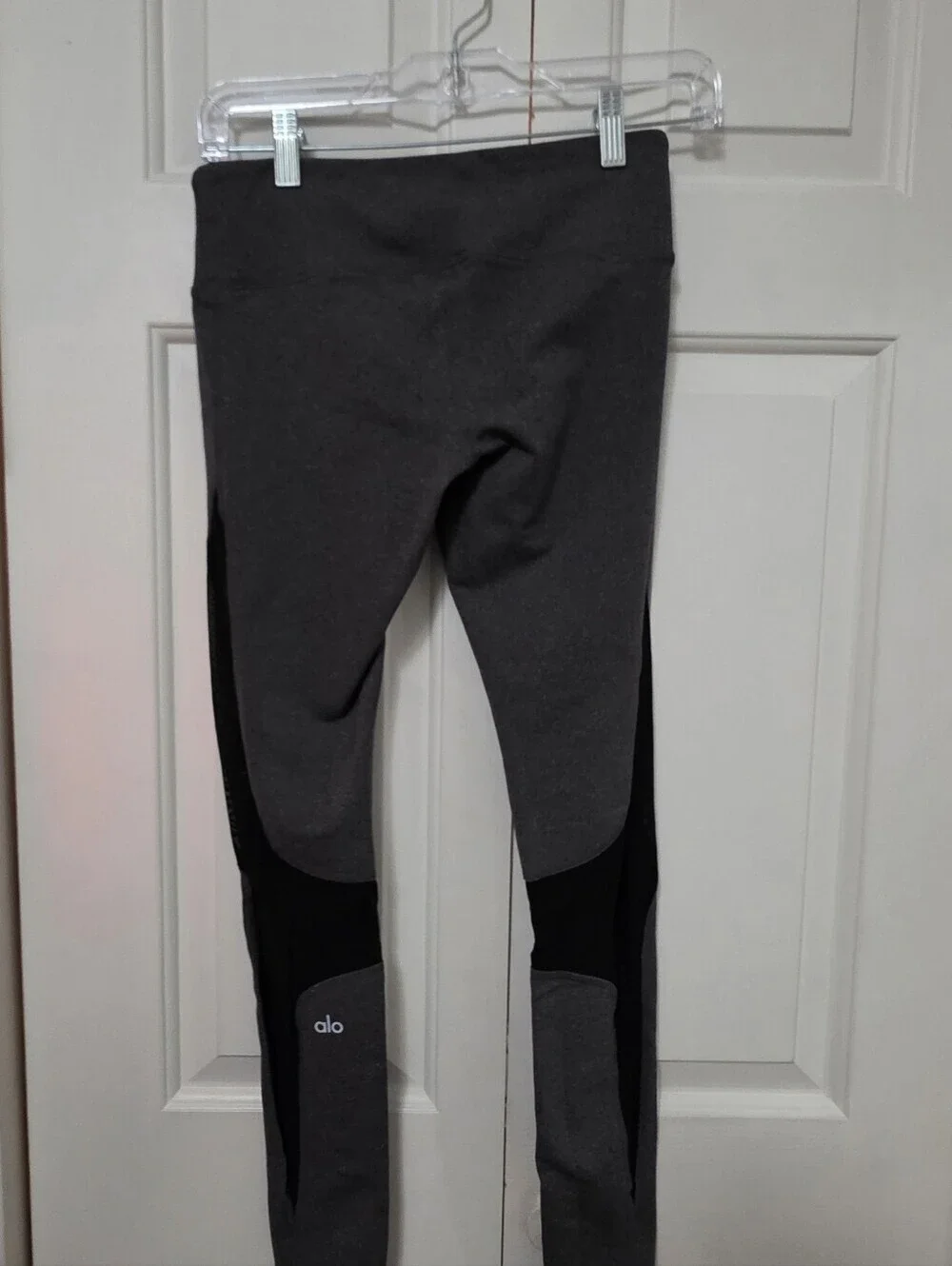 ALO Yoga Coast Stirrup Womens Leggings Size XS Black/gray
